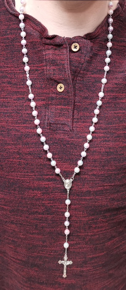 Haaleavärisillä Helmillä Ruusukko