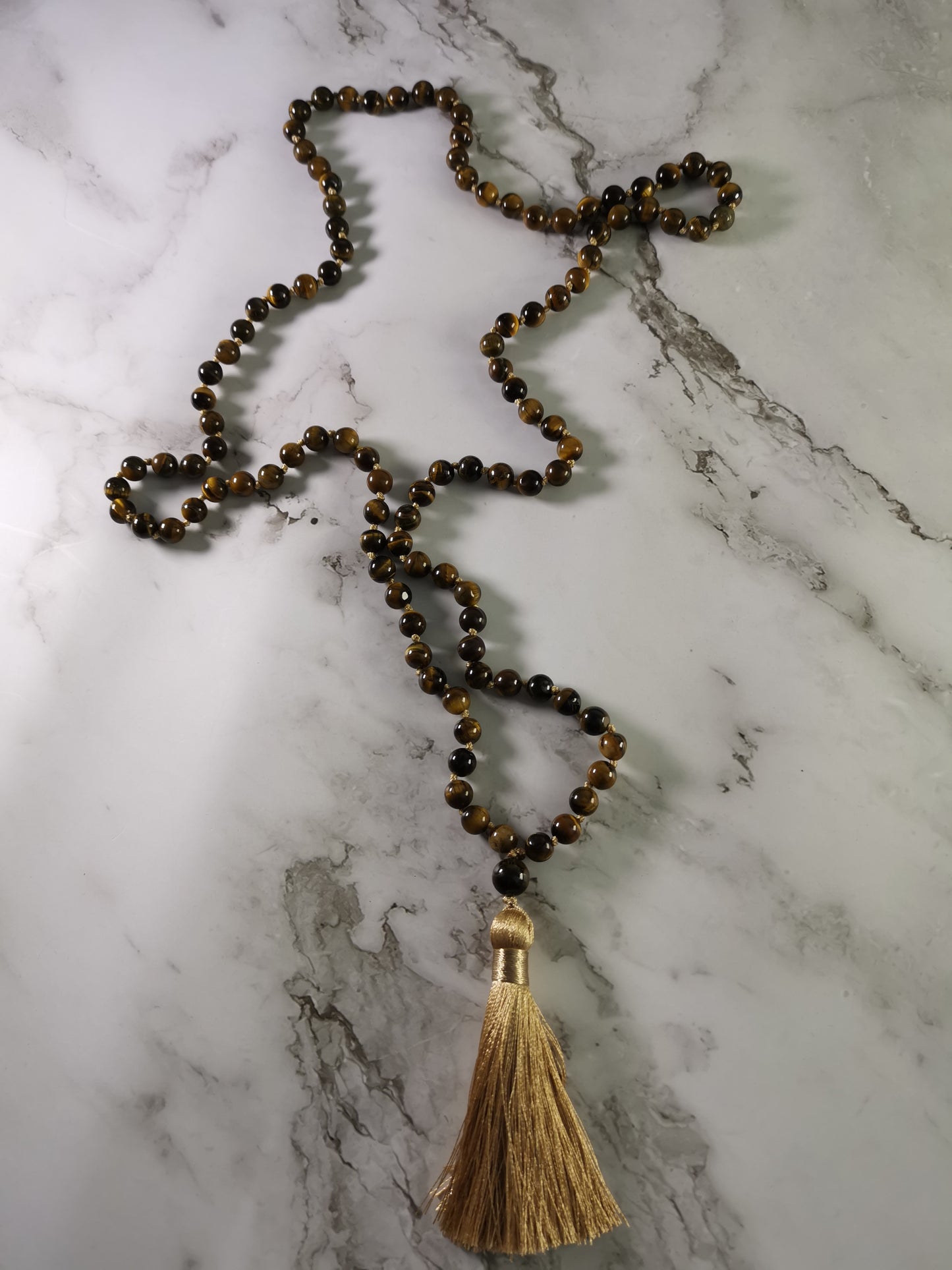 Ruskea Kivihelminen Mala