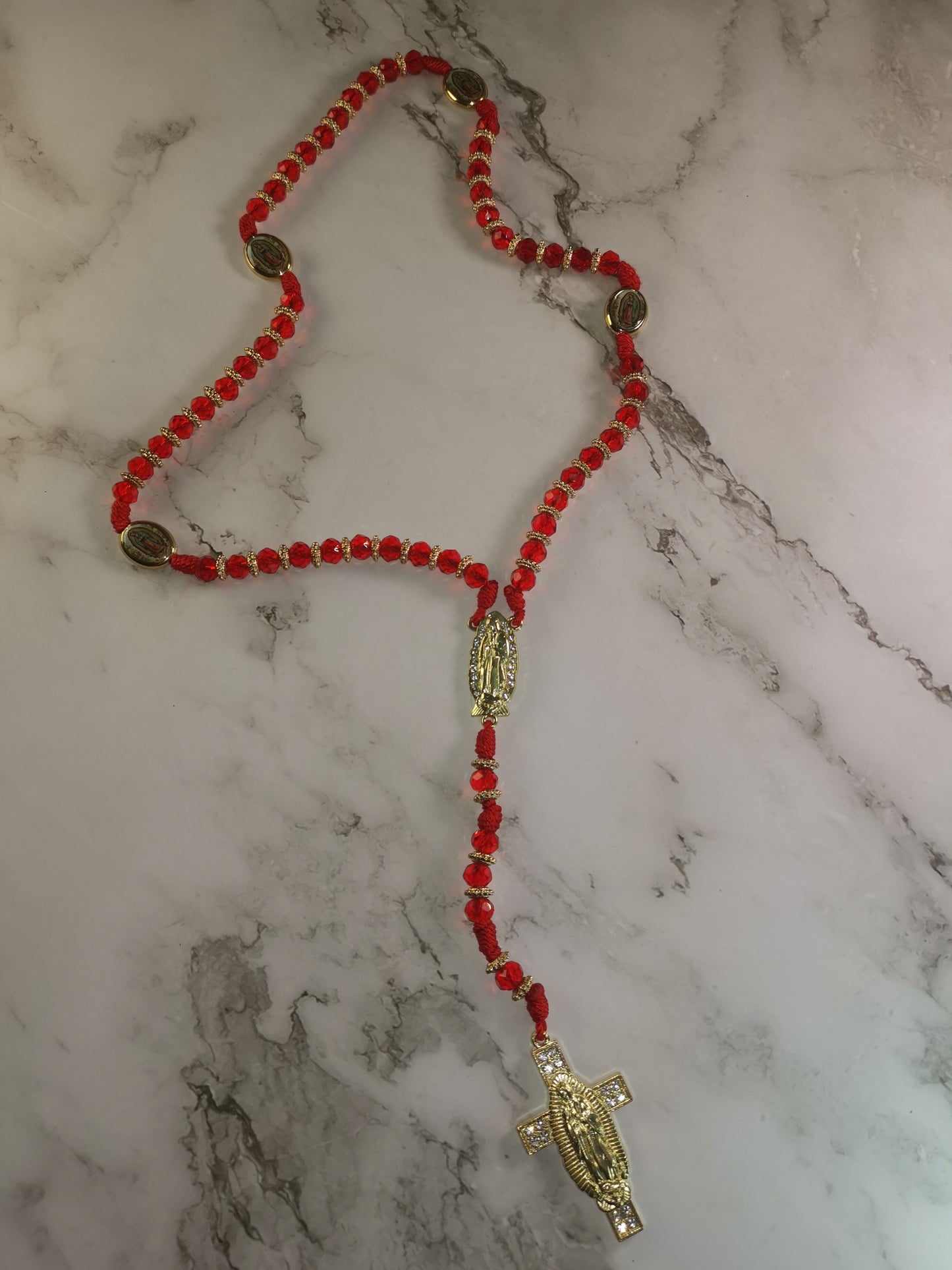 Punainen Kristalli Ruusukko