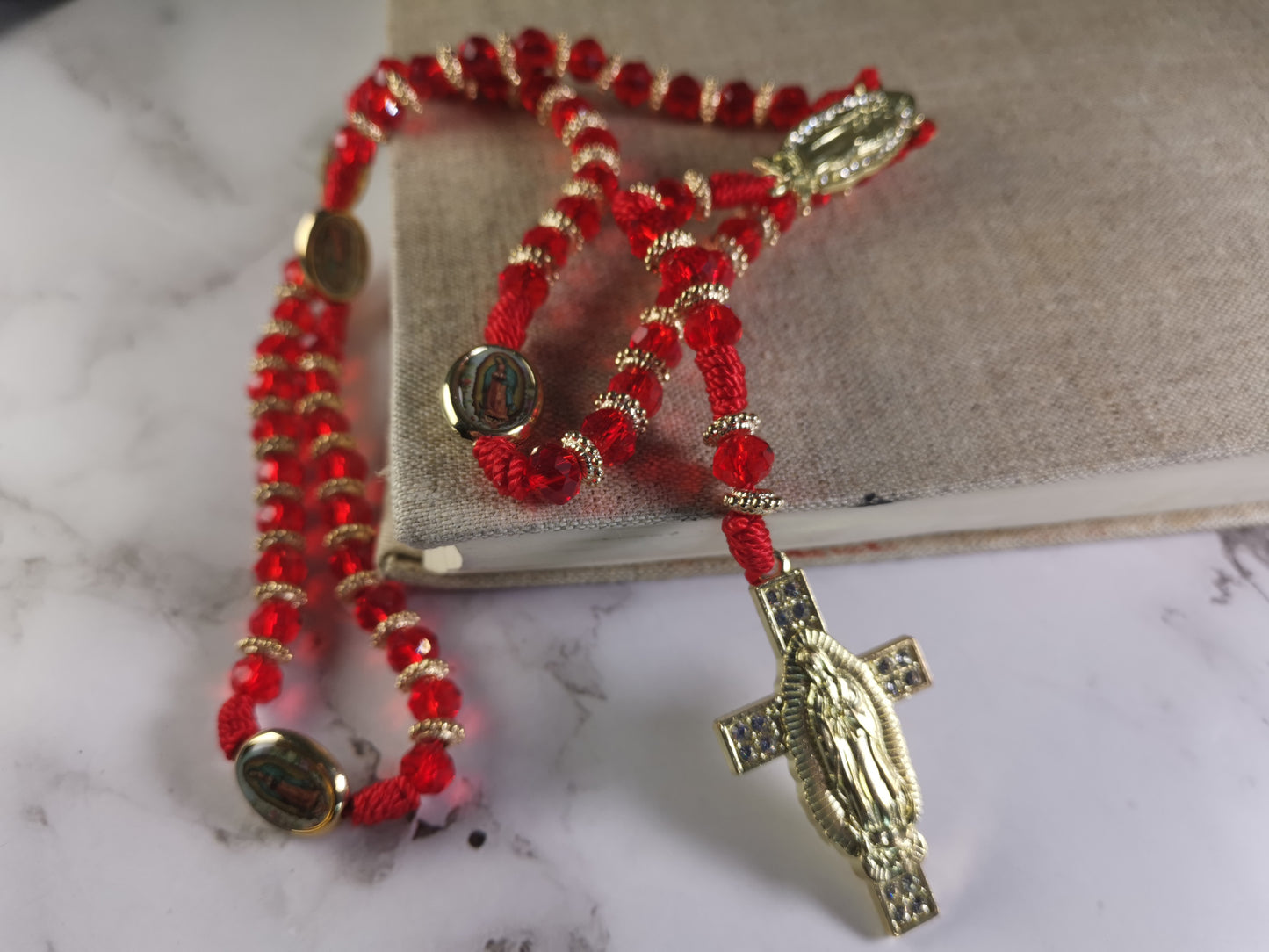 Punainen Kristalli Ruusukko