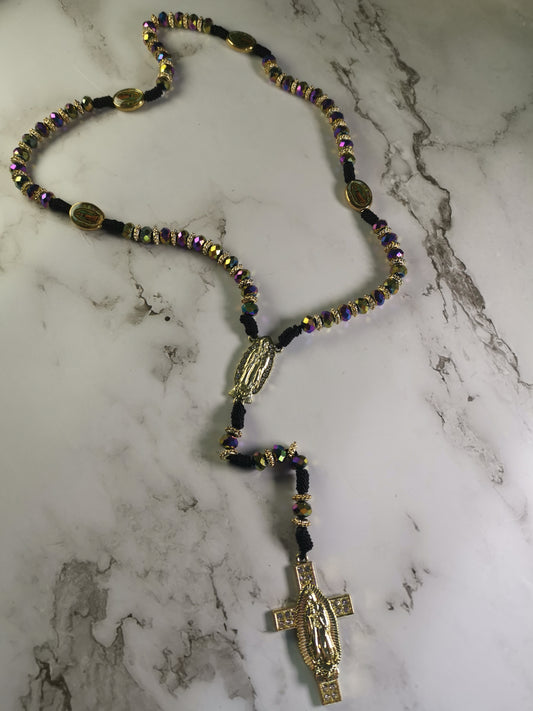 Musta Monivärinen Kristalli Ruusukko