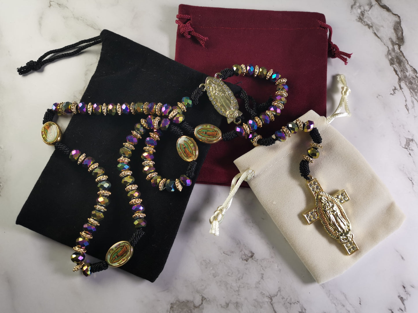 Musta Monivärinen Kristalli Ruusukko