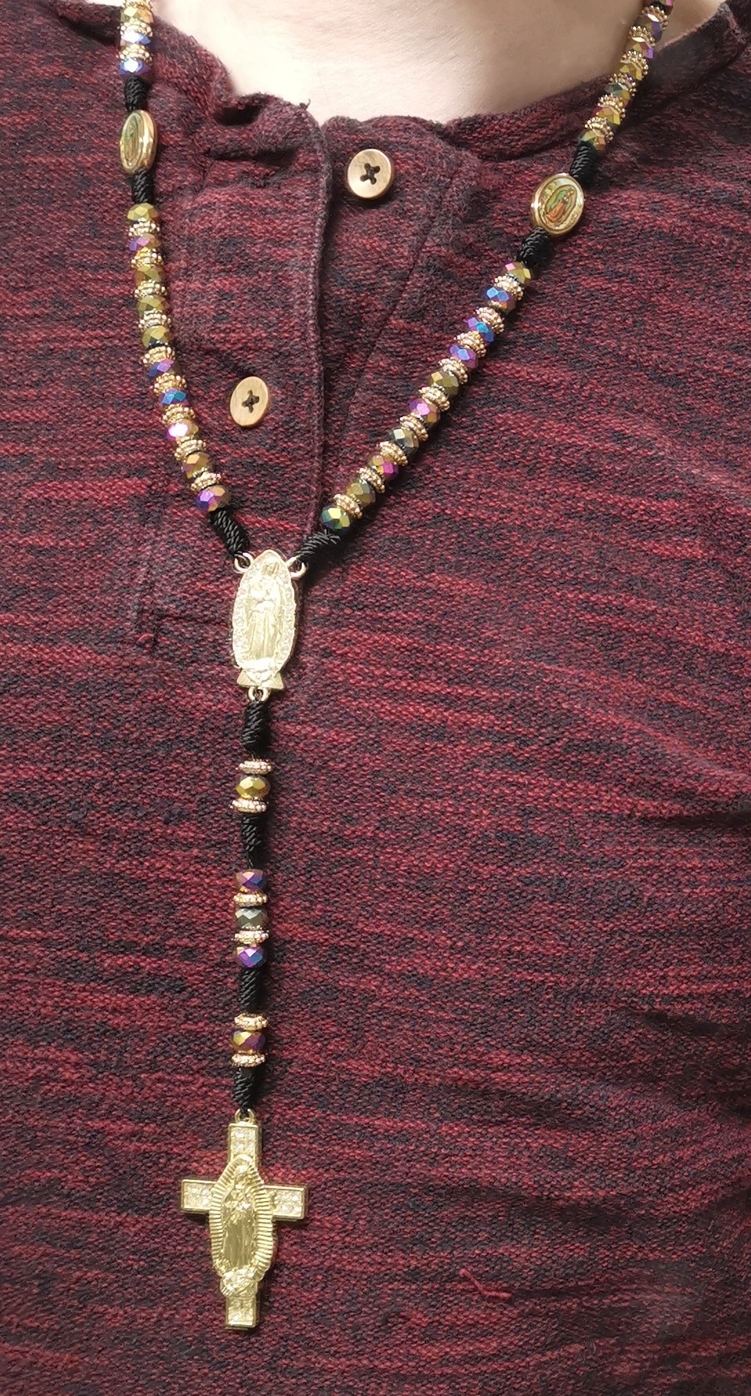 Musta Monivärinen Kristalli Ruusukko