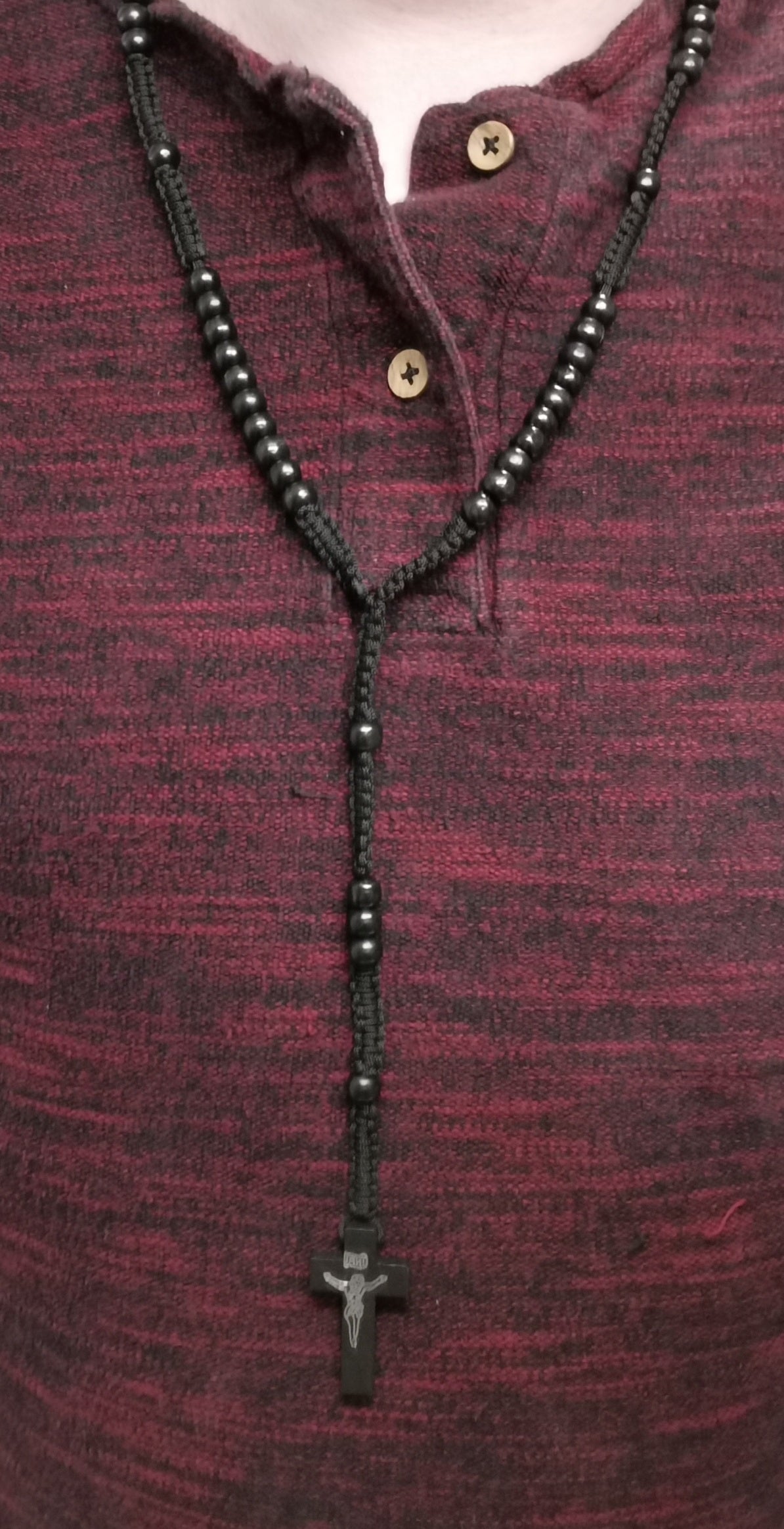 Musta Puinen Ruusukko