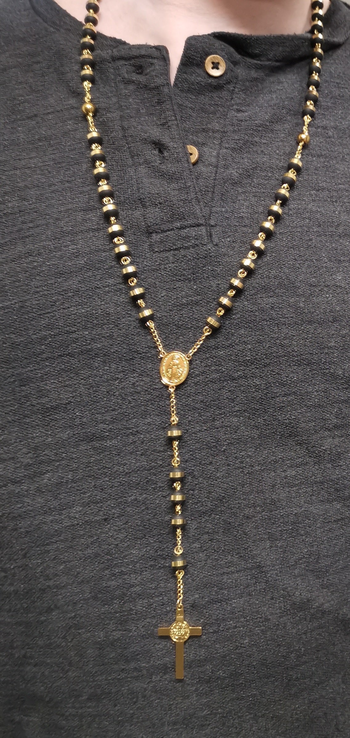 Kuninkaallinen Kumihelminen Ruusukko