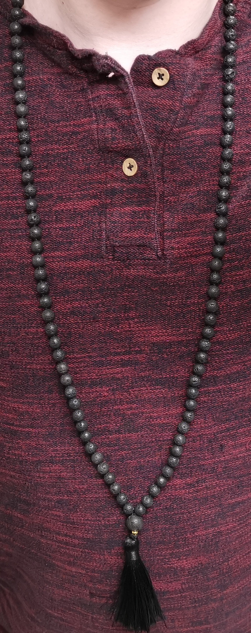 Kivihelminen Musta Mala