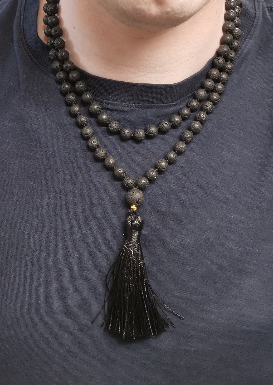 Kivihelminen Musta Mala